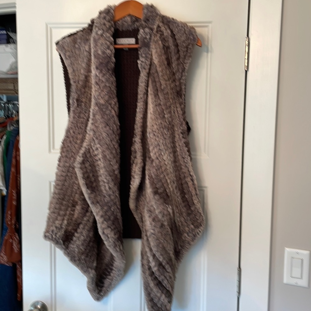 Bagatelle Faux fur front vest, brown knitted back 2x Brand new never worn